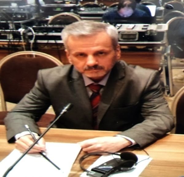 Eşi için tartıştığı amcasını bıçaklayıp, gözlerini oydu