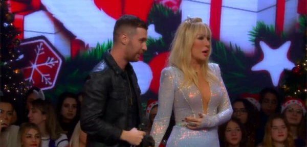 Seda Sayan'ın oğlundan 'Ah Geceler' performansı