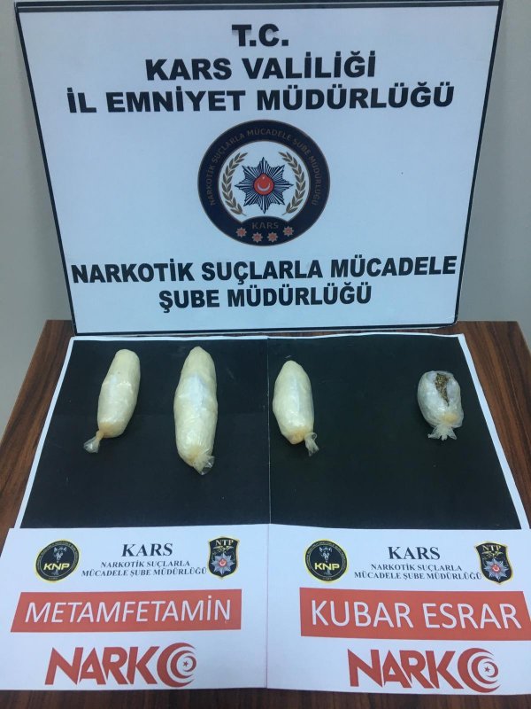 i Bağırsaklarından 700 kişiyi zehirleyecek uyuşturucu çıktı