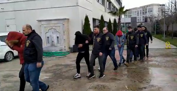 i Hırsızlar asansörlerin beyinlerini çaldı