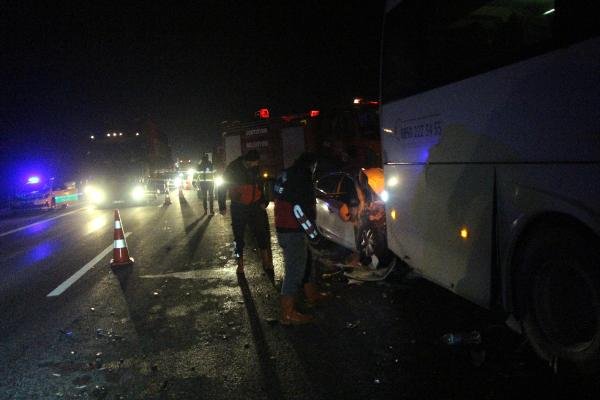 d Bolu'da zincirleme trafik kazası: 2'si ağır 3 yaralı