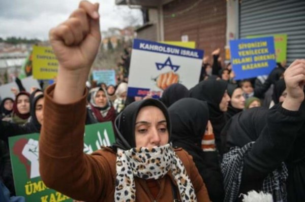 İstanbul'da Kasım Süleymani protestosu