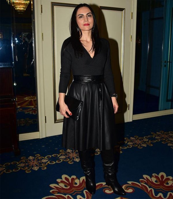 Kubat, sahnede aşka geldi