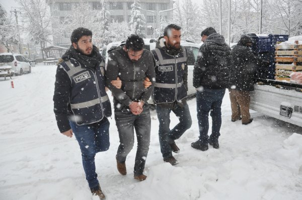 Domuz bağı yapıp çuvallayıp kaçtılar