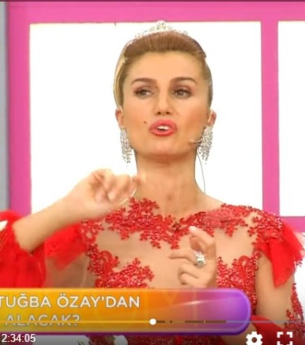 Tuğba Özay'dan yanlış hesap açıklaması