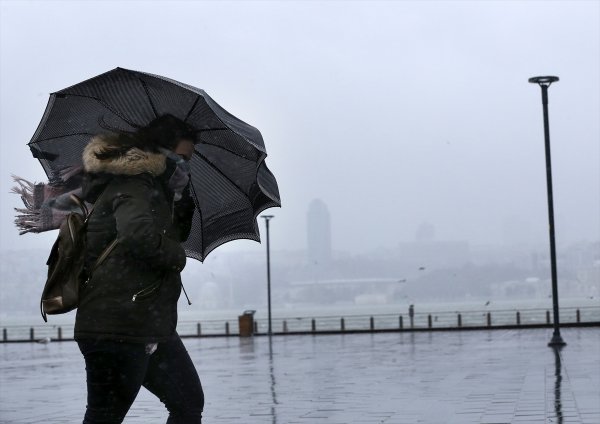 İstanbul'da fırtına 2 gündür devam ediyor