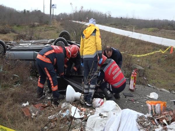 d Otomobil takla attı, ehliyetsiz genç öldü