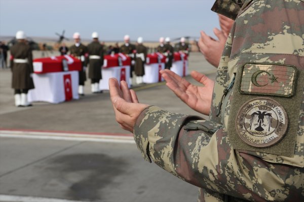 Şehit askerler, törenle memleketlerine uğurlandı