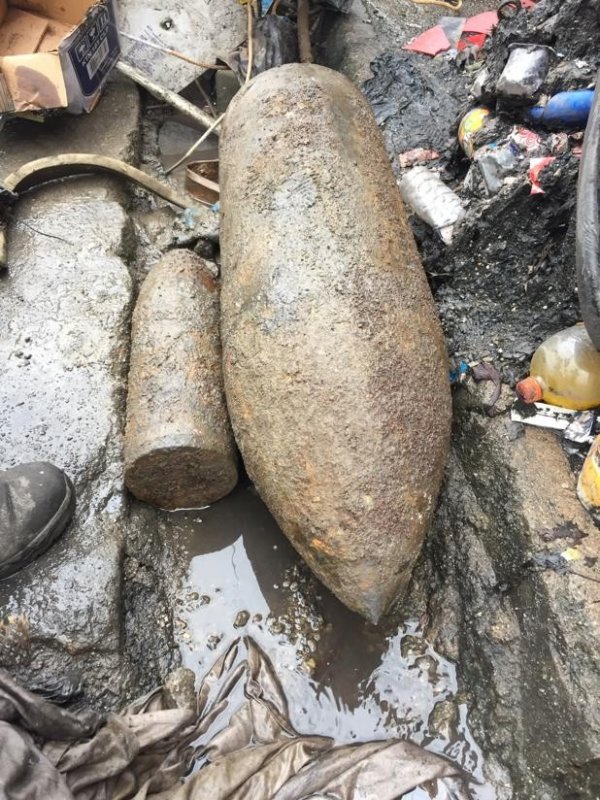 Kazıda buldukları topu satıp kebap ziyafeti çektiler