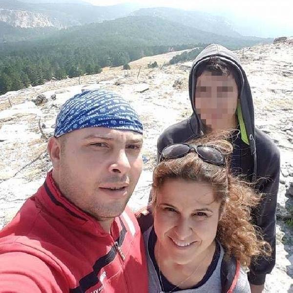 d 20 yaşındaki genç babasını silahla vurarak öldürdü