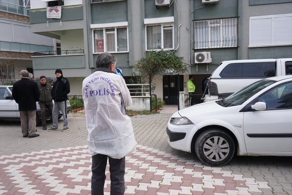 a 20 yaşındaki genç babasını silahla vurarak öldürdü