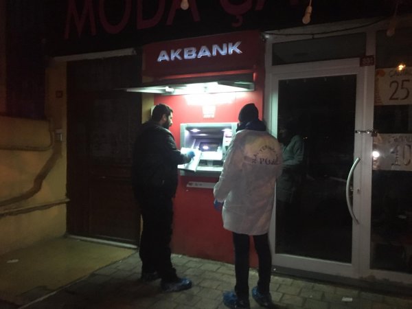 i İstanbul'da üç ATM kundaklandı