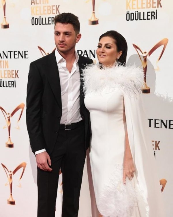 Sibel Can'ın küçük oğlu çapkınlıkta