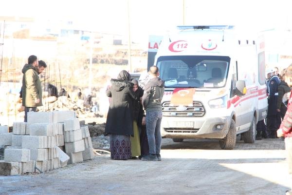 d Şehit güvenlik korucusu Kürtçe ağıtlarla uğurlandı
