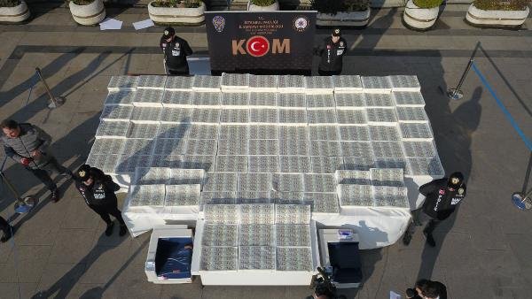 İstanbul'da operasyon: 127 milyon 500 bin sahte dolar