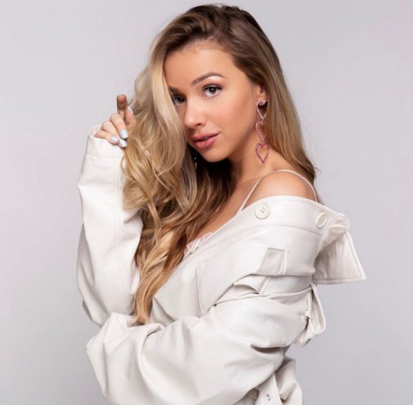 Wesley Sneijder, Yolanthe'yi yine aldattı