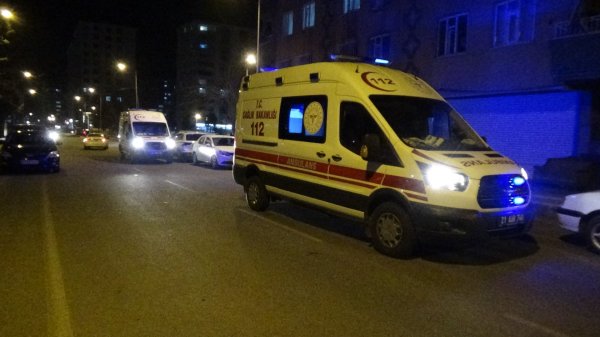 Evdeki parayla uyuşturucu alan eşini bıçakladı