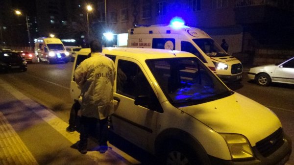 Evdeki parayla uyuşturucu alan eşini bıçakladı