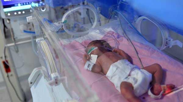 Mersin'de yaşayan Suriyeli çiftin dördüz çocukları oldu