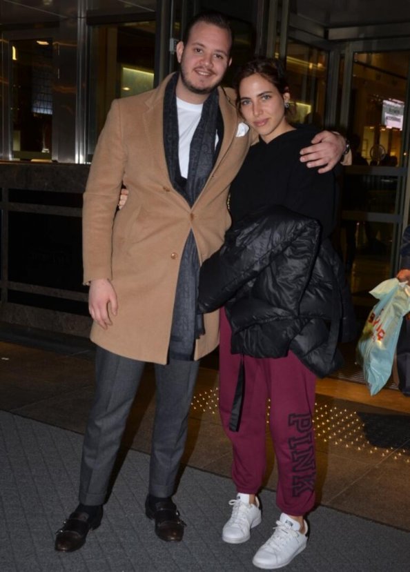 Zehra Çilingiroğlu'ndan aşk pozu