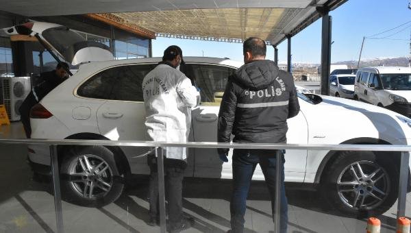 d Lüks cipten çalındığı belirtilen pırlanta yüzükler, evden çıktı