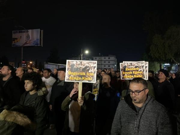 KKTC’de sarı yeleklerle 'yolları yapın' eylemi