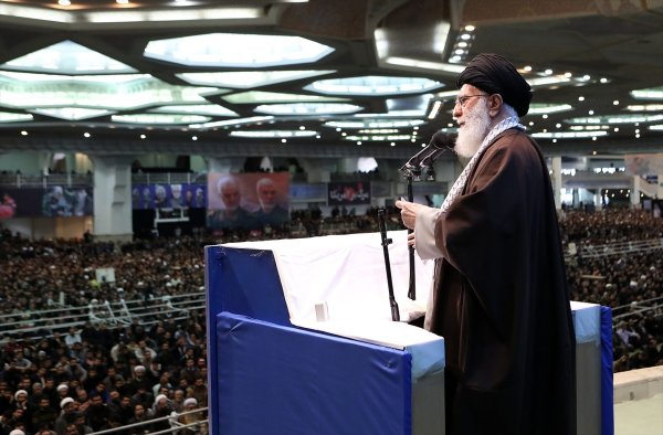 Hamaney'den tüfekle vaaz