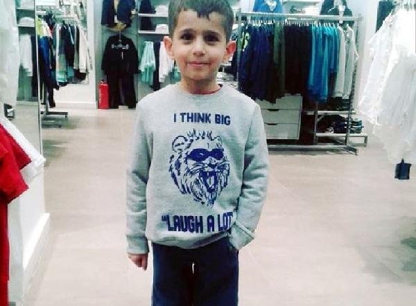 d Şırıngalı çikolatayla ölen Umut'un karnesini annesi aldı