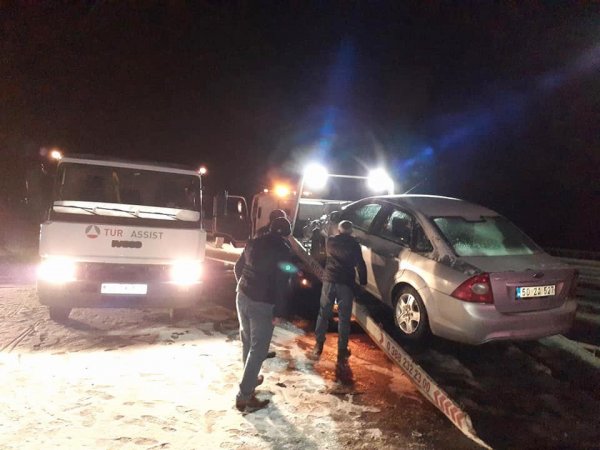 i Niğde'de trafik kazalarında 2 kişi öldü 8 kişi yaralandı
