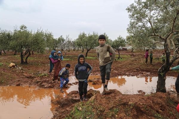 Suriyeliler için 9 kamp alanı kuruldu