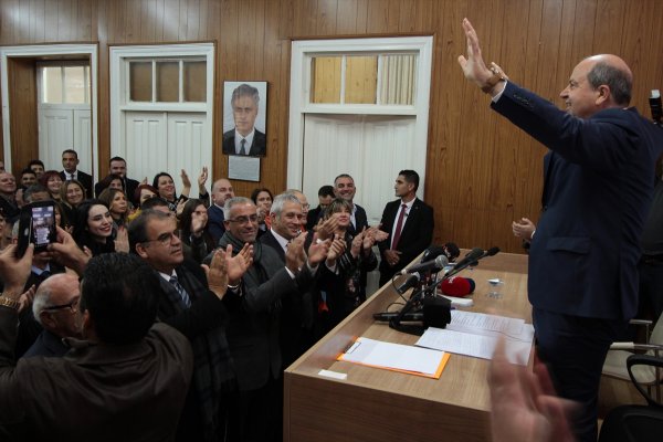 a KKTC'de Başbakan Tatar, cumhurbaşkanı adayı oldu