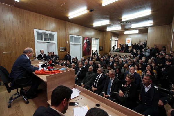 a KKTC'de Başbakan Tatar, cumhurbaşkanı adayı oldu