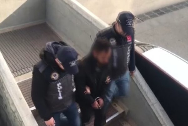 Ankara'da sahte polis suçüstü yakalandı