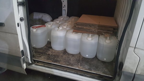 İstanbul'da 7 ton metil alkol ele geçirildi