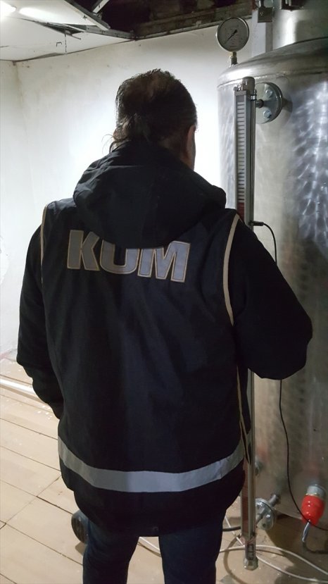 İstanbul'da 7 ton metil alkol ele geçirildi