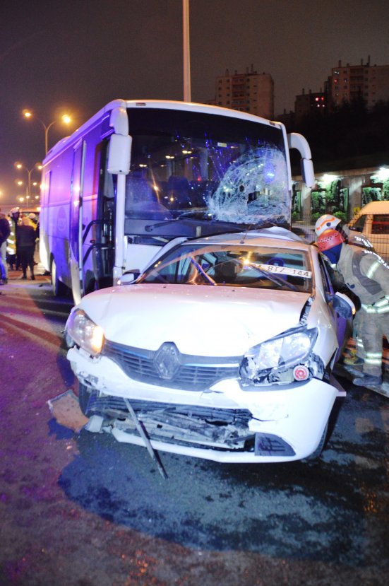 İstanbul'da 6 araç zincirleme trafik kazasına karıştı