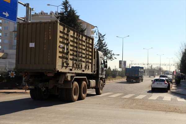 Suriye sınırına asker takviye edildi