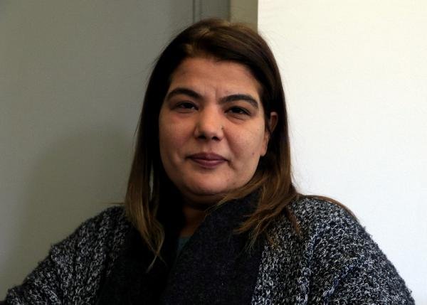 Darbettiği öne sürülen erkek arkadaşının beraatini istedi