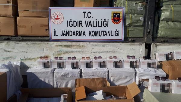 Iğdır'da 11 milyon lira değerinde gözlük ele geçirildi