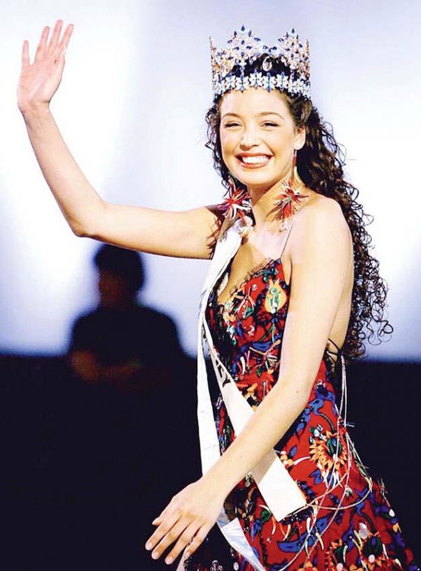 Azra Akın, cezaevindeki çocuklarla ilgili konuştu