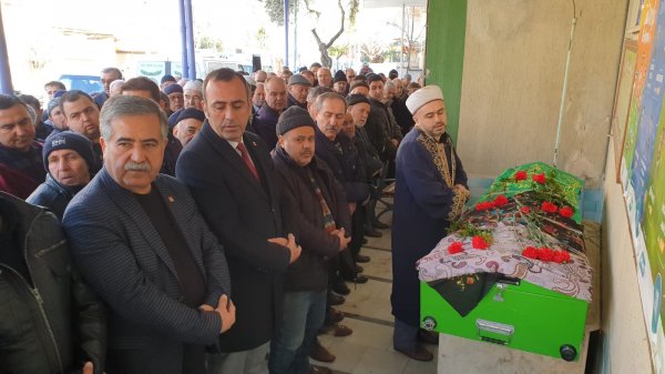Aydın'da eşi evdeyken benzin döküp yaktı