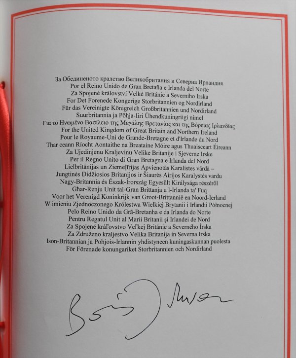 a Boris Johnson Brexit Anlaşmasını imzaladı