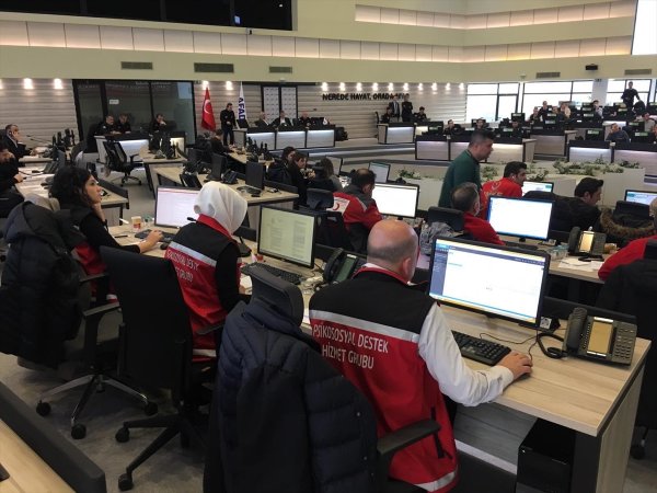 a Depremzedeler için 'psikososyal destek ekipleri' devrede