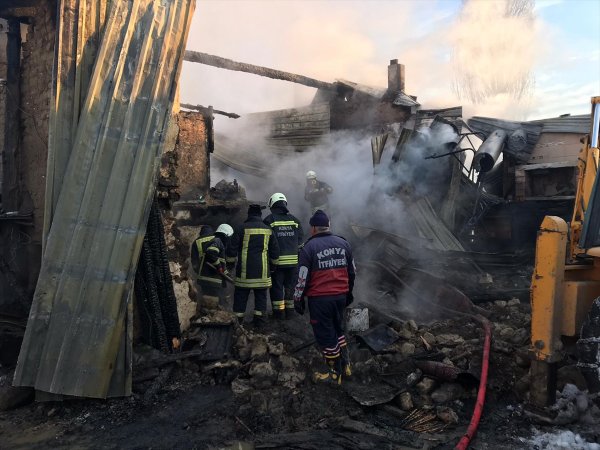 Konya'daki bir evde yangın çıktı: 3 ölü