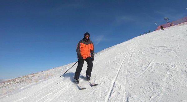 Ekrem İmamoğlu, Erzurum'da kayak yaptı