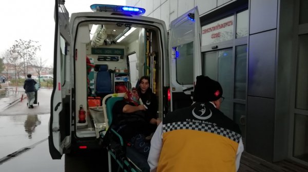 i Kocaeli'de sigara saran kadın elini makineye kaptırdı