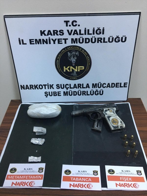 İranlı bir kişinin mide ve bağırsağından uyuşturucu çıktı