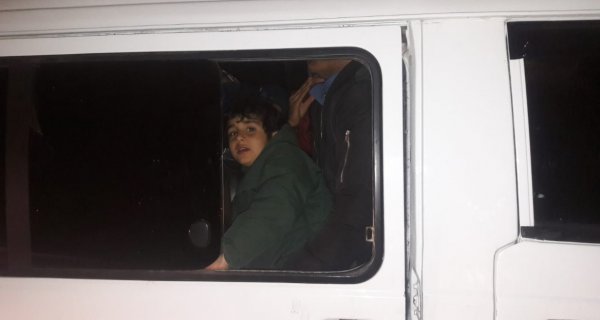 i Çanakkale'de 9 kişilik araçtan 22 mülteci çıktı