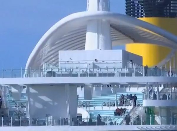 İtalya'da gemi karantinaya alındı: Virüse rastlanmadı