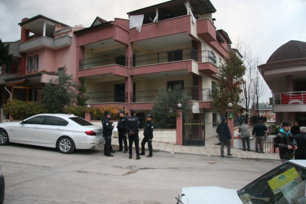 Denizli'de oğlu, babasını evinde ölü olarak buldu